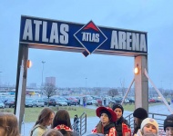 Uczniowie Szkoły Podstawowej w Bodzewie na mityngu lekkoatletycznym  w