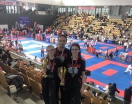 Karatecy z Piasków z medalami wracają z Międzynarodowego Turnieju