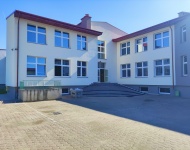 Prace w szkole podstawowej w Piaskach